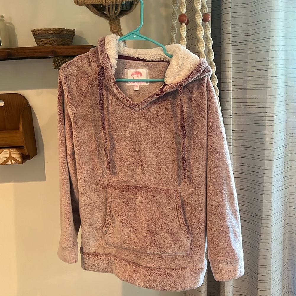 Fleece sweatshirt. Size large.